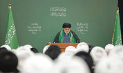 الصدر : نحن العراقيون يجمعنا الوطن والرسول وحب علي كما يجمعنا الاعتدال